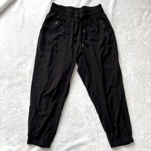 Kyoden Black Capri Joggers